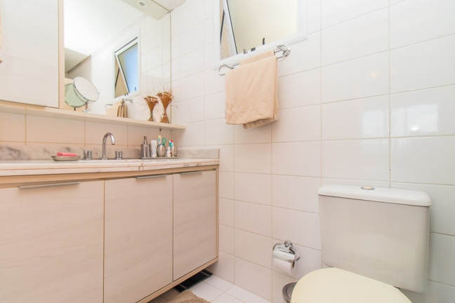 Imagem Imóvel com 3 Quartos à Venda,  em Petrópolis - Porto Alegre