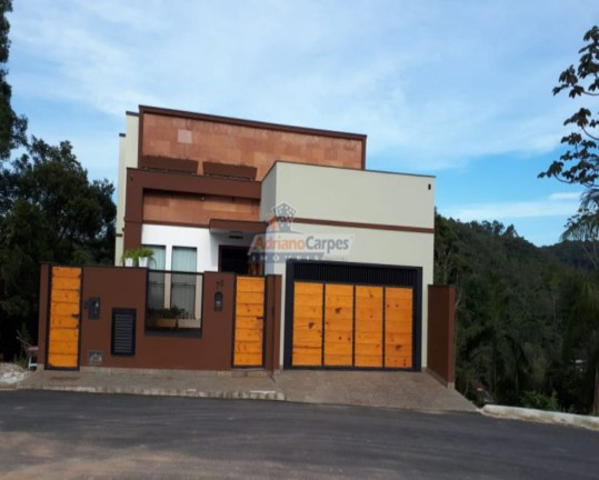 Casa com 3 Quartos à Venda, 1.018 m² em Azambuja - Brusque
