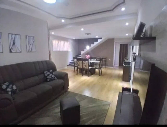 Sobrado com 3 Quartos à Venda, 130 m² em Jardim São Guilherme - Sorocaba