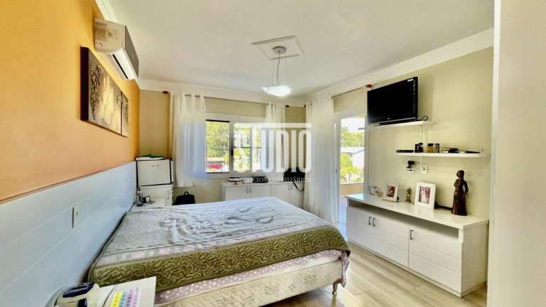Imagem Casa com 3 Quartos à Venda, 3.000 m² em Centro - Garibaldi Imagem Casa com 3 Quartos à Venda, 3.000 m² em Centro - Garibaldi