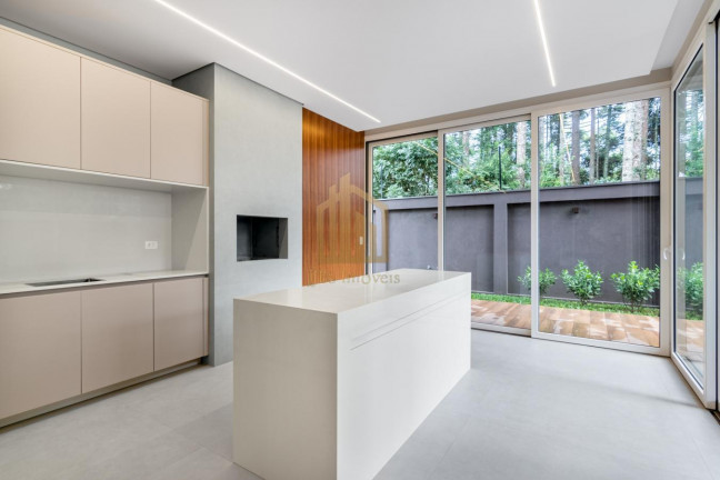 Imagem Casa com 3 Quartos à Venda, 300 m² em Santa Felicidade - Curitiba