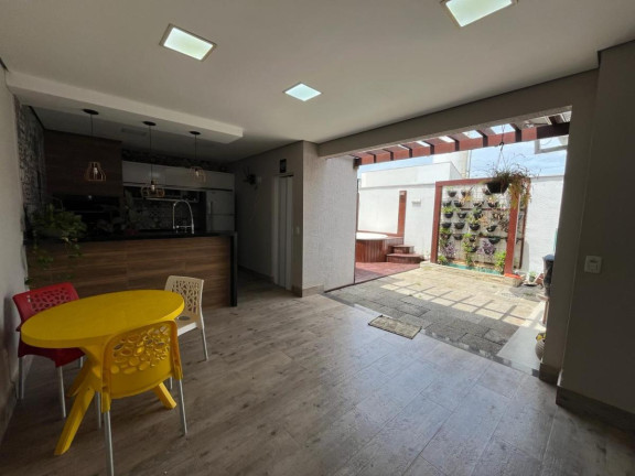 Imagem Casa com 3 Quartos à Venda, 167 m² em Jardim Imperial - Cuiabá