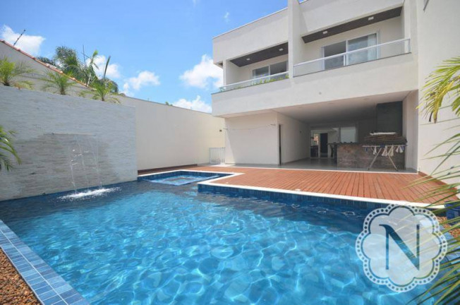 Sobrado com 5 Quartos à Venda, 374 m² em Cibratel I - Itanhaém
