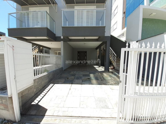 Imagem Sobrado com 3 Quartos para Temporada, em Bombas - Bombinhas Imagem Sobrado com 3 Quartos para Temporada, em Bombas - Bombinhas