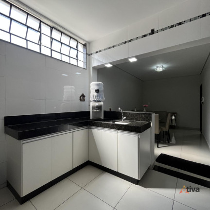 Imagem Casa com 3 Quartos à Venda, 123 m²