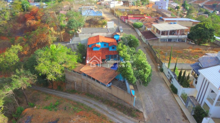 Imagem Casa com 3 Quartos à Venda, 208 m² em Centro - Mantena Imagem Casa com 3 Quartos à Venda, 208 m² em Centro - Mantena
