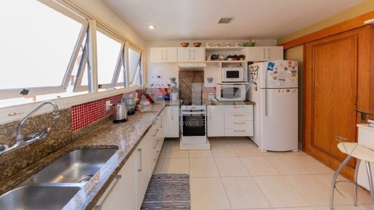 Imagem Apartamento com 3 Quartos à Venda, 246 m² em Petrópolis - Porto Alegre Imagem Apartamento com 3 Quartos à Venda, 246 m² em Petrópolis - Porto Alegre