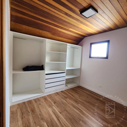 Imagem Casa com 4 Quartos à Venda, 230 m² em Recanto Araucária - Campos Do Jordão Imagem Casa com 4 Quartos à Venda, 230 m² em Recanto Araucária - Campos Do Jordão