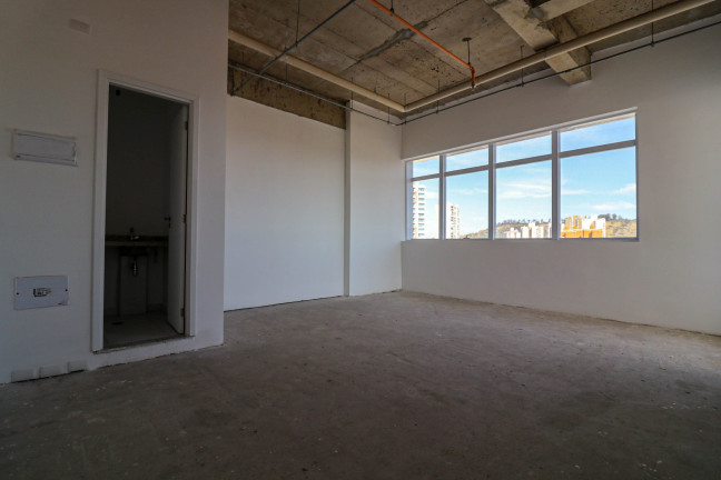 Imóvel Comercial à Venda, 41 m² em Centro - Jundiaí