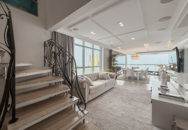 Imagem Cobertura com 3 Quartos à Venda, 273 m² em Centro - Balneário Camboriú