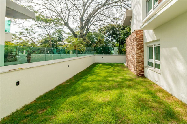 Imagem Imóvel com 3 Quartos à Venda, em Menino Deus - Porto Alegre Imagem Imóvel com 3 Quartos à Venda, em Menino Deus - Porto Alegre