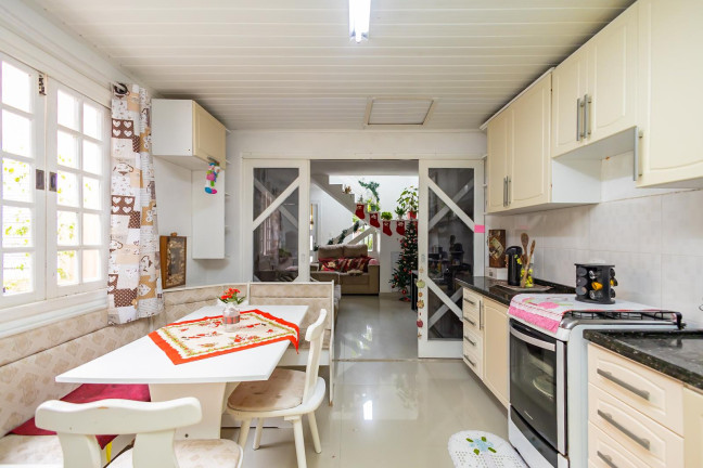 Imagem Sobrado com 4 Quartos à Venda, 139 m² em Campo Comprido - Curitiba