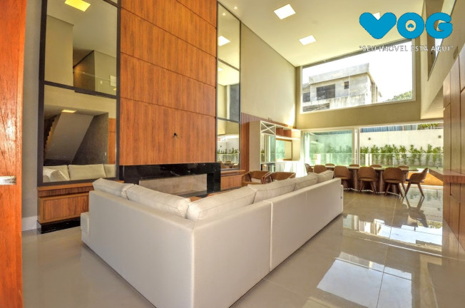 Imagem Casa com 4 Quartos à Venda, 290 m² em Vila Nova - Porto Alegre Imagem Casa com 4 Quartos à Venda, 290 m² em Vila Nova - Porto Alegre