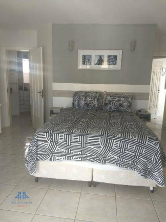 Imagem Casa com 3 Quartos à Venda, 250 m² em Carianos - Florianópolis