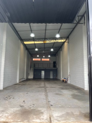 Imagem Galpão à Venda ou Locação, 310 m² em Jardim Tulipas - Sorocaba