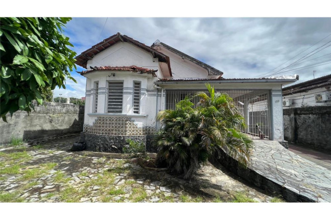 Casa com 4 Quartos à Venda, 330 m² em Centro - João Pessoa