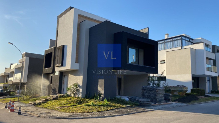 Imagem Casa com 3 Quartos à Venda, 193 m² em Santa Cândida - Curitiba Imagem Casa com 3 Quartos à Venda, 193 m² em Santa Cândida - Curitiba