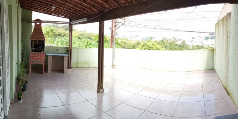 Imagem Casa com 3 Quartos à Venda, 235 m² em Parque Gerassi - Santo André