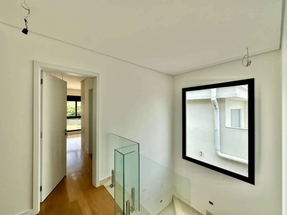 Imagem Casa com 4 Quartos à Venda, 307 m² em Granja Viana - Carapicuíba Imagem Casa com 4 Quartos à Venda, 307 m² em Granja Viana - Carapicuíba