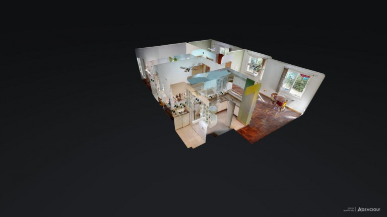 Imagem Imóvel com 3 Quartos à Venda, 80 m² em Medianeira - Porto Alegre Imagem Imóvel com 3 Quartos à Venda, 80 m² em Medianeira - Porto Alegre