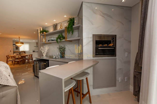 Imagem Apartamento com 3 Quartos à Venda, 164 m² em Pioneiros - Balneário Camboriú Imagem Apartamento com 3 Quartos à Venda, 164 m² em Pioneiros - Balneário Camboriú