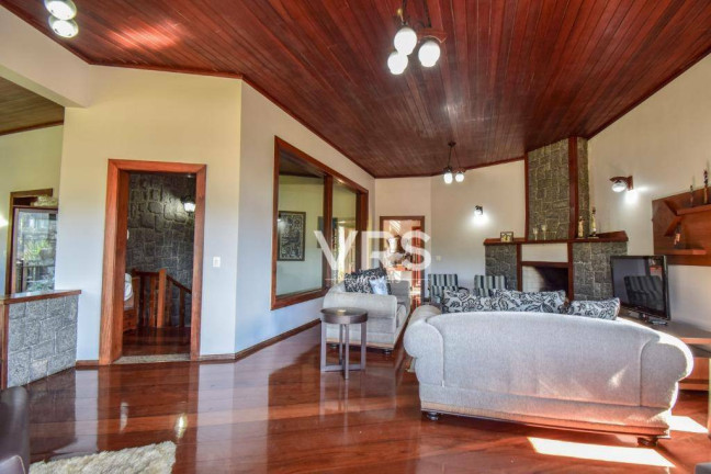 Imagem Casa com 6 Quartos à Venda, 476 m² em Comary - Teresópolis Imagem Casa com 6 Quartos à Venda, 476 m² em Comary - Teresópolis