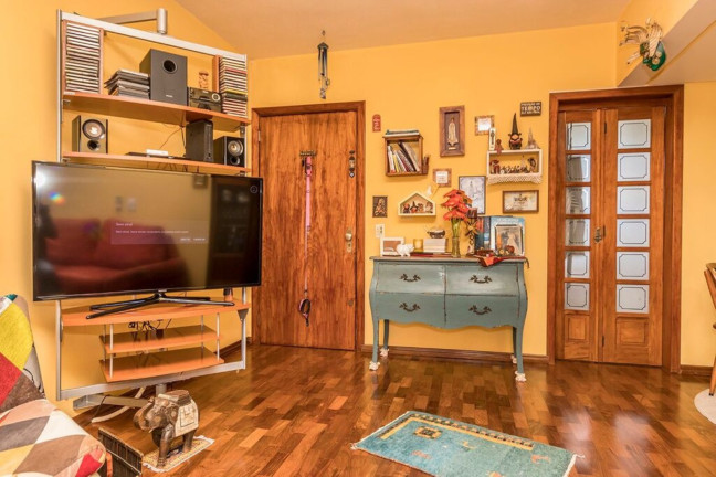 Imagem Imóvel com 2 Quartos à Venda, 82 m² em São João - Porto Alegre Imagem Imóvel com 2 Quartos à Venda, 82 m² em São João - Porto Alegre