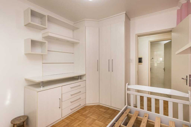 Imagem Imóvel com 3 Quartos à Venda, em Centro Histórico - Porto Alegre Imagem Imóvel com 3 Quartos à Venda, em Centro Histórico - Porto Alegre