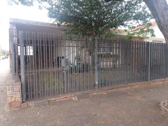 Imóvel Comercial à Venda, 294 m² em Centro - Pirassununga
