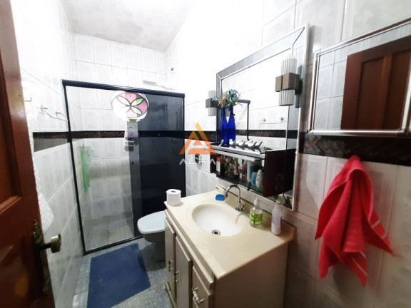 Imagem Casa com 6 Quartos à Venda, 96 m²