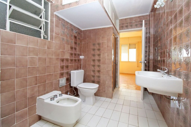 Imagem Imóvel com 3 Quartos à Venda, 135 m² em Independência - Porto Alegre Imagem Imóvel com 3 Quartos à Venda, 135 m² em Independência - Porto Alegre