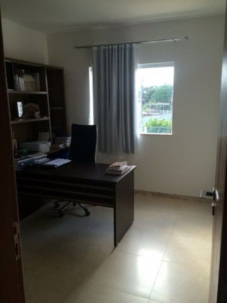 Imagem Casa com 5 Quartos à Venda, 220 m² em Estrada Do  Coco - Camaçari