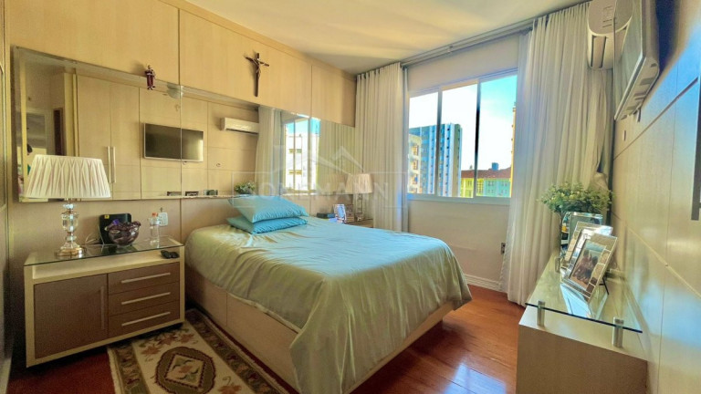 Imagem Cobertura com 7 Quartos à Venda, 274 m² em Centro - Florianópolis Imagem Cobertura com 7 Quartos à Venda, 274 m² em Centro - Florianópolis
