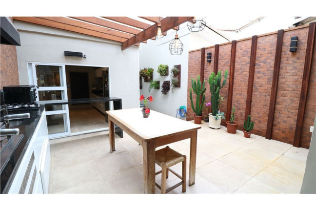 Imagem Casa com 3 Quartos à Venda, em Chácara Santo Antônio (zona Sul) - São Paulo Imagem Casa com 3 Quartos à Venda, em Chácara Santo Antônio (zona Sul) - São Paulo