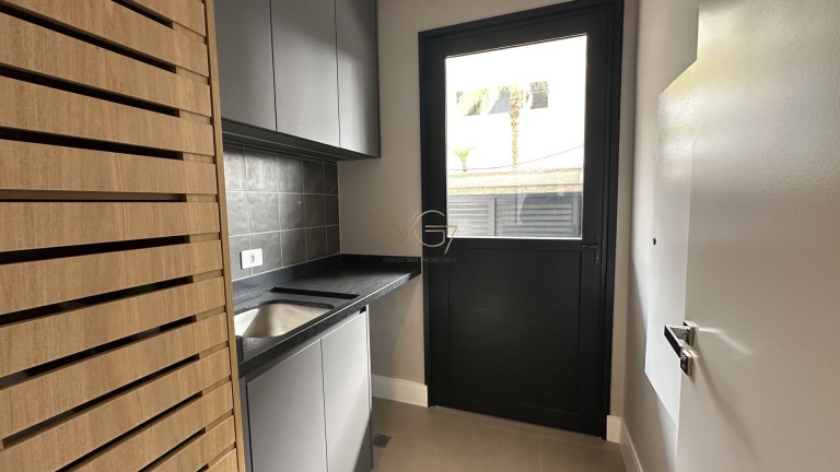 Imagem Sobrado com 4 Quartos à Venda, 175 m² em Xaxim - Curitiba Imagem Sobrado com 4 Quartos à Venda, 175 m² em Xaxim - Curitiba