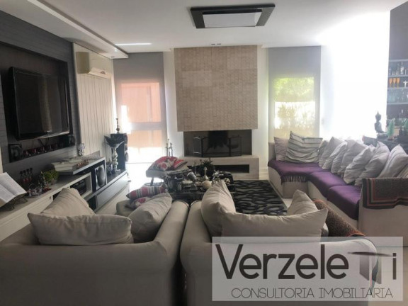 Imagem Casa com 6 Quartos para Temporada, 800 m² em Centro - Balneário Camboriú Imagem Casa com 6 Quartos para Temporada, 800 m² em Centro - Balneário Camboriú