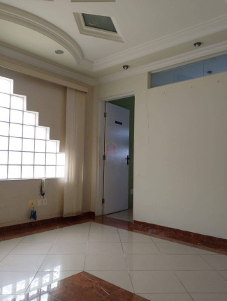 Imagem Casa com 8 Quartos para Alugar, 174 m²