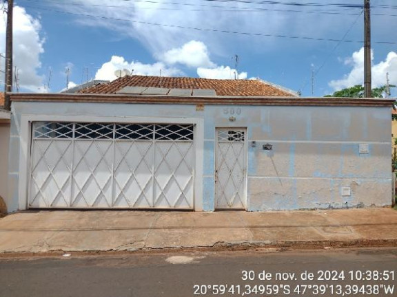 Casa com 3 Quartos à Venda, 294 m² em Centro - Brodowski