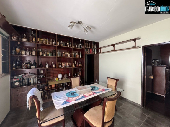 Imagem Casa com 3 Quartos à Venda, 241 m² em Setor Aeroporto - Goiânia