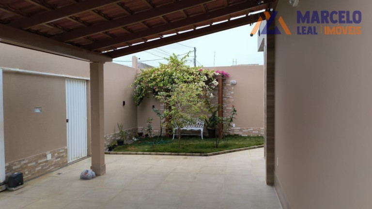 Imagem Casa com 3 Quartos à Venda, 247 m² em Candeias - Vitória Da Conquista Imagem Casa com 3 Quartos à Venda, 247 m² em Candeias - Vitória Da Conquista