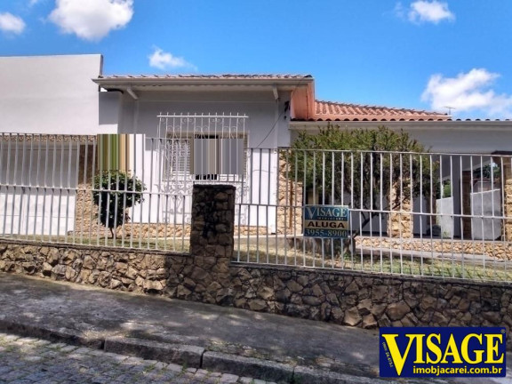 Casa com 3 Quartos à Venda,  em Jd. Bela Vista - Jacareí