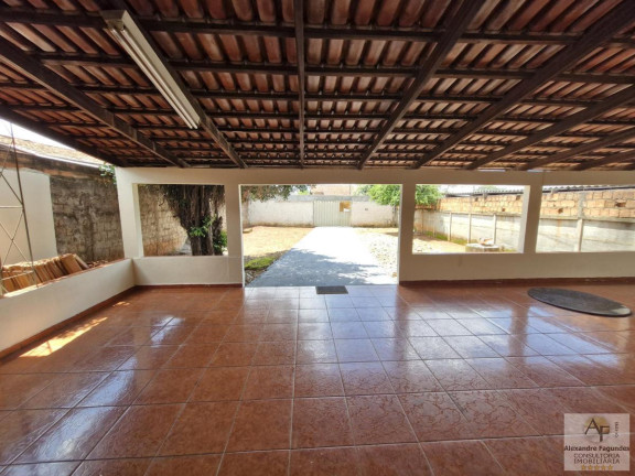 Imagem Casa com 3 Quartos à Venda, 175 m² em Residencial Village Garavelo - Aparecida De Goiânia Imagem Casa com 3 Quartos à Venda, 175 m² em Residencial Village Garavelo - Aparecida De Goiânia
