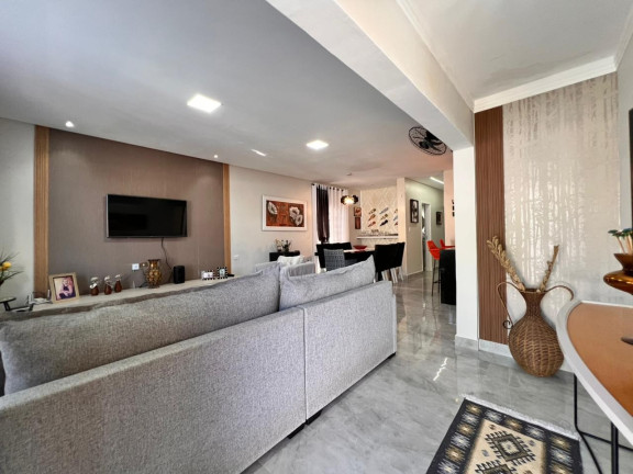Imagem Casa com 3 Quartos à Venda, 252 m² em Real - Praia Grande Imagem Casa com 3 Quartos à Venda, 252 m² em Real - Praia Grande