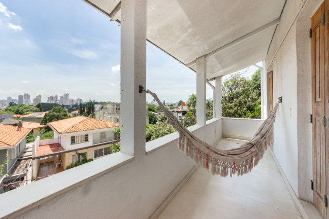 Imagem Casa com 3 Quartos à Venda, 333 m² em Sumaré - São Paulo Imagem Casa com 3 Quartos à Venda, 333 m² em Sumaré - São Paulo