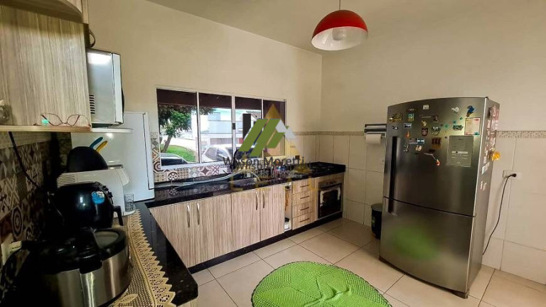 Imagem Casa com 4 Quartos à Venda, 300 m²
