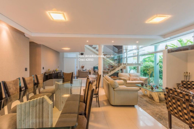 Imagem Casa com 4 Quartos à Venda, 540 m² em Córrego Grande - Florianópolis