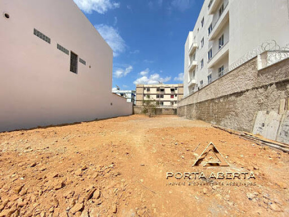Terreno à Venda, 360 m² em Ferroviários - Ipatinga
