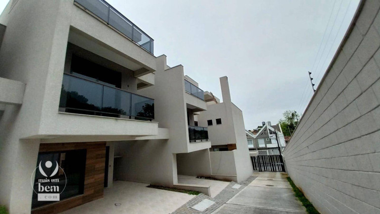 Imagem Sobrado com 3 Quartos à Venda, 166 m² em Bom Retiro - Curitiba Imagem Sobrado com 3 Quartos à Venda, 166 m² em Bom Retiro - Curitiba