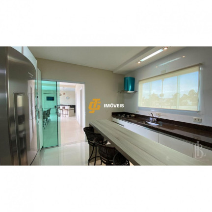 Imagem Casa com 3 Quartos à Venda, 387 m² em Areias - Camboriú
