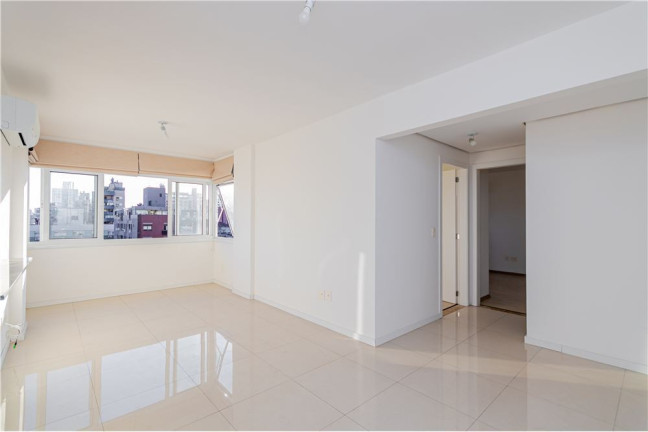 Imagem Imóvel com 2 Quartos à Venda, em Rio Branco - Porto Alegre Imagem Imóvel com 2 Quartos à Venda, em Rio Branco - Porto Alegre